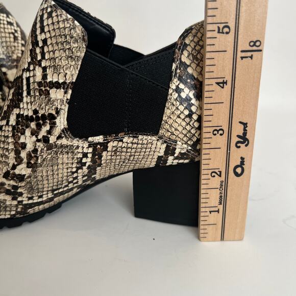 Vionic Belmont Leather Ivory Snake Print Ankle Booties Size 7.5 - Picture 11 of 11